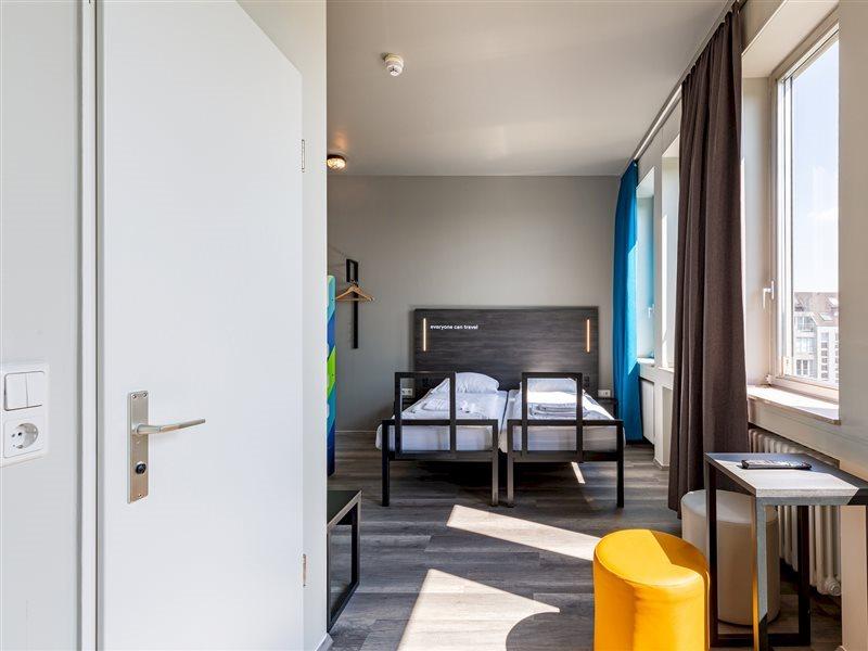 A&O Aachen Hauptbahnhof Hotel Bagian luar foto