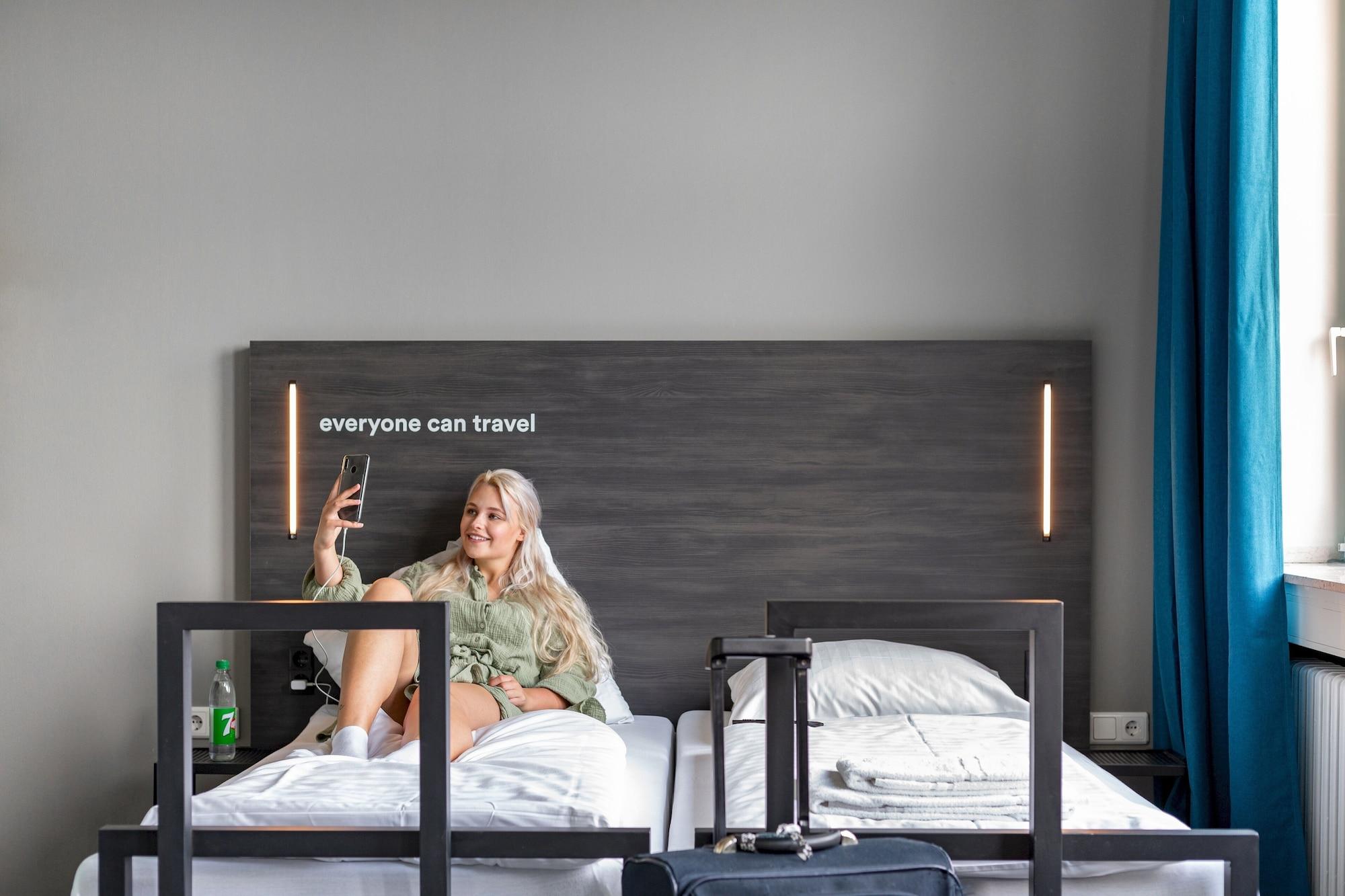 A&O Aachen Hauptbahnhof Hotel Bagian luar foto