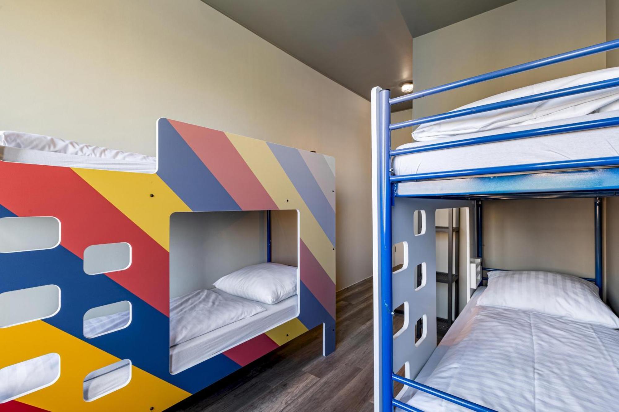 A&O Aachen Hauptbahnhof Hotel Bagian luar foto