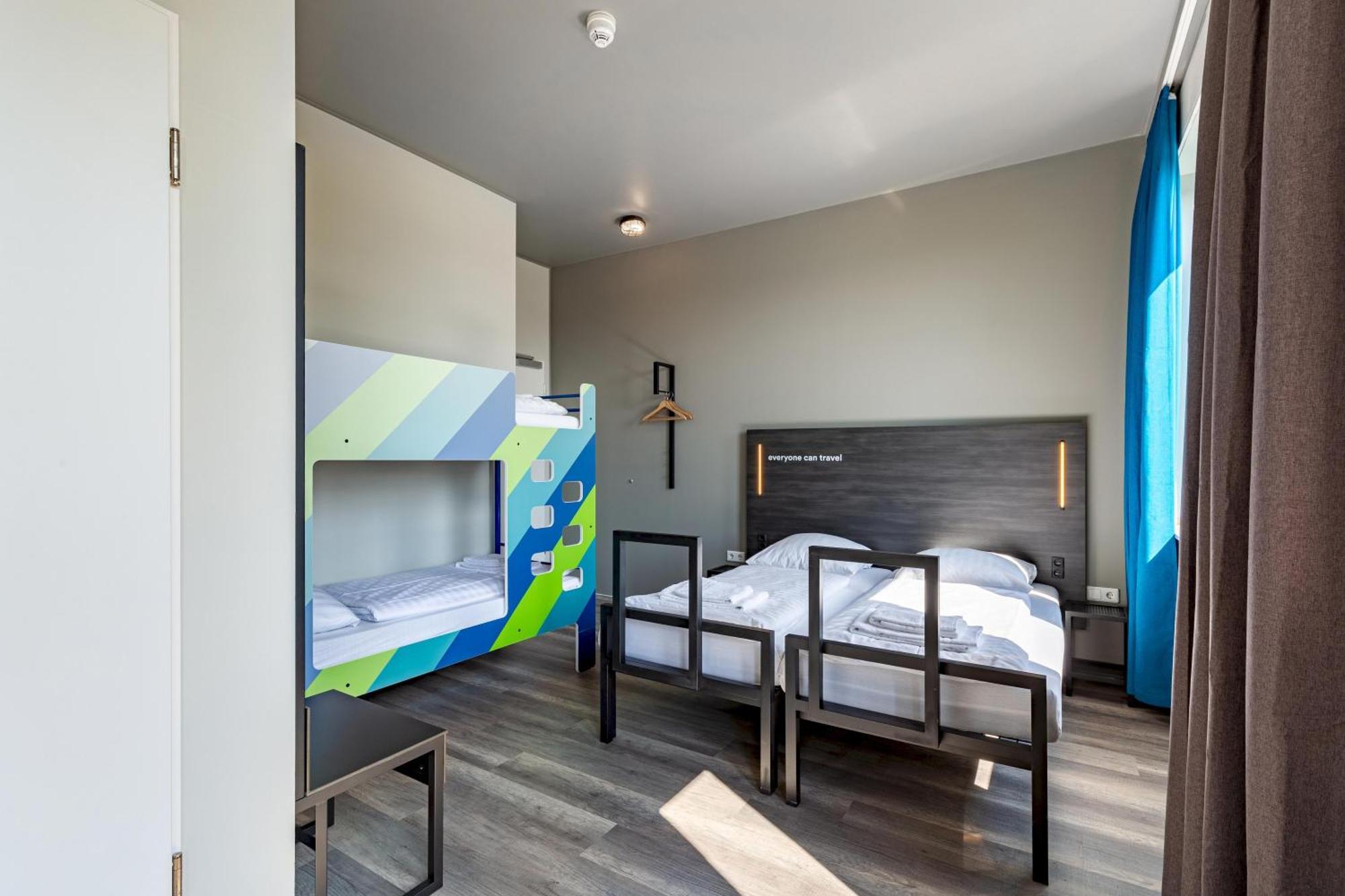 A&O Aachen Hauptbahnhof Hotel Bagian luar foto