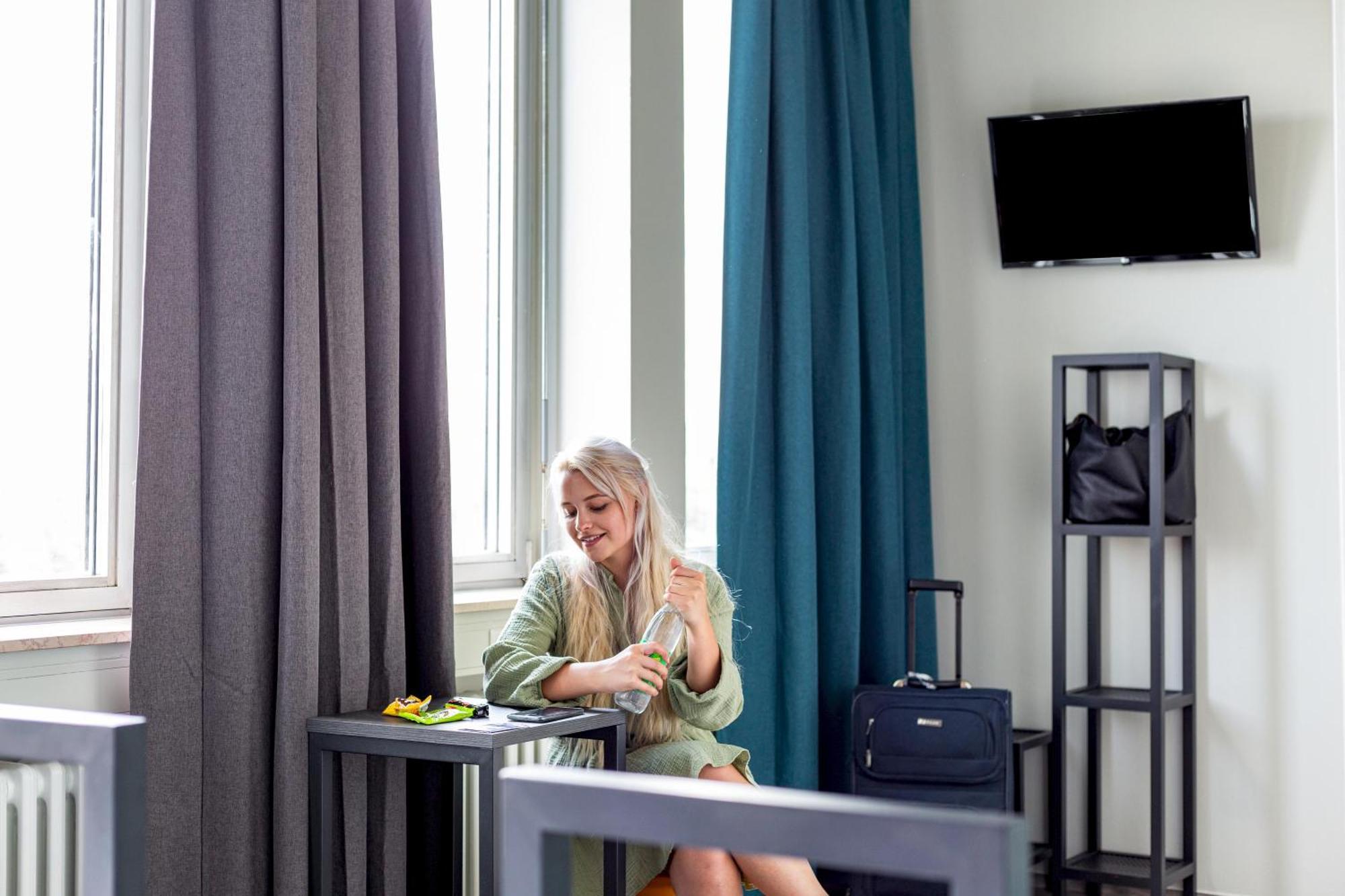 A&O Aachen Hauptbahnhof Hotel Bagian luar foto