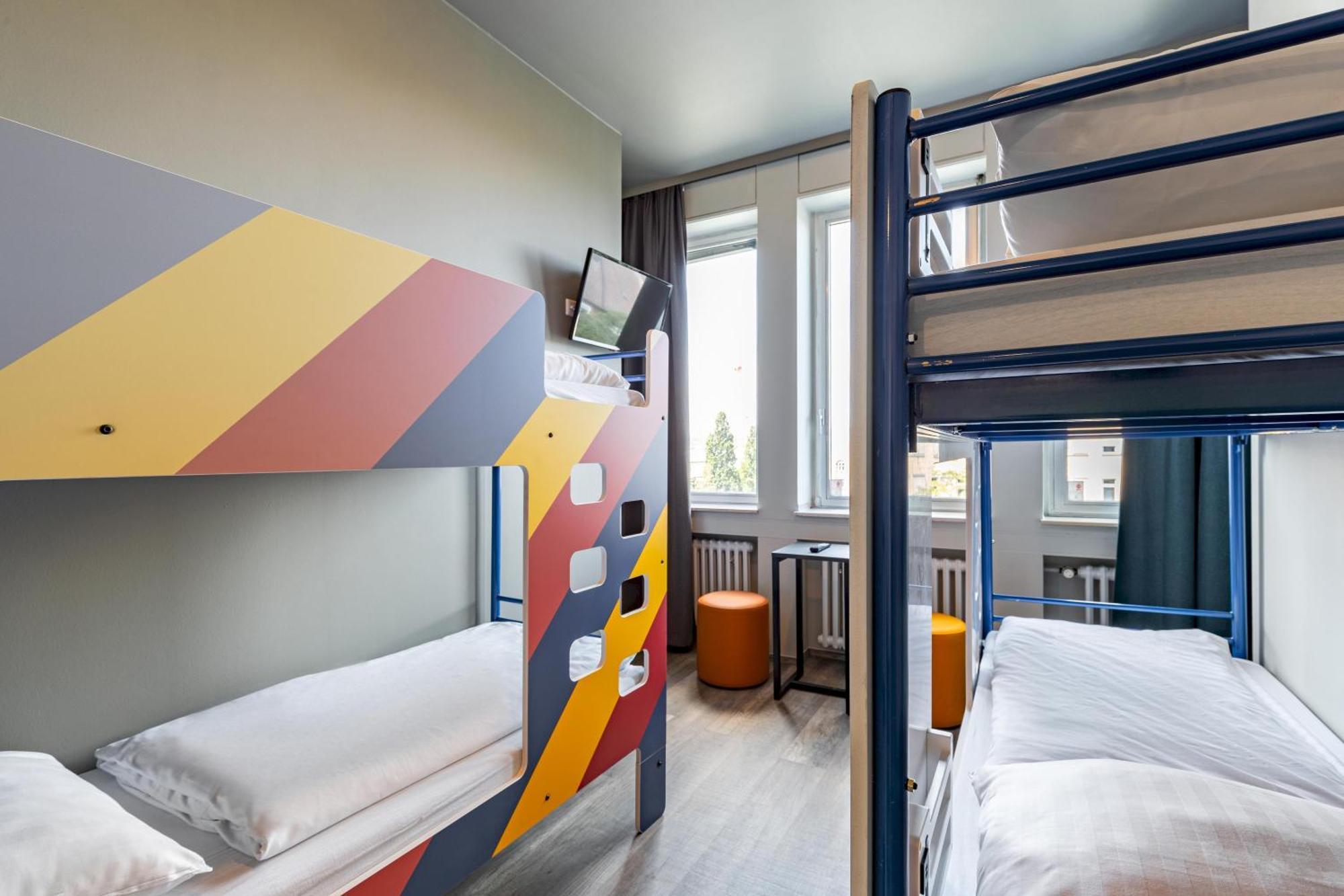 A&O Aachen Hauptbahnhof Hotel Bagian luar foto