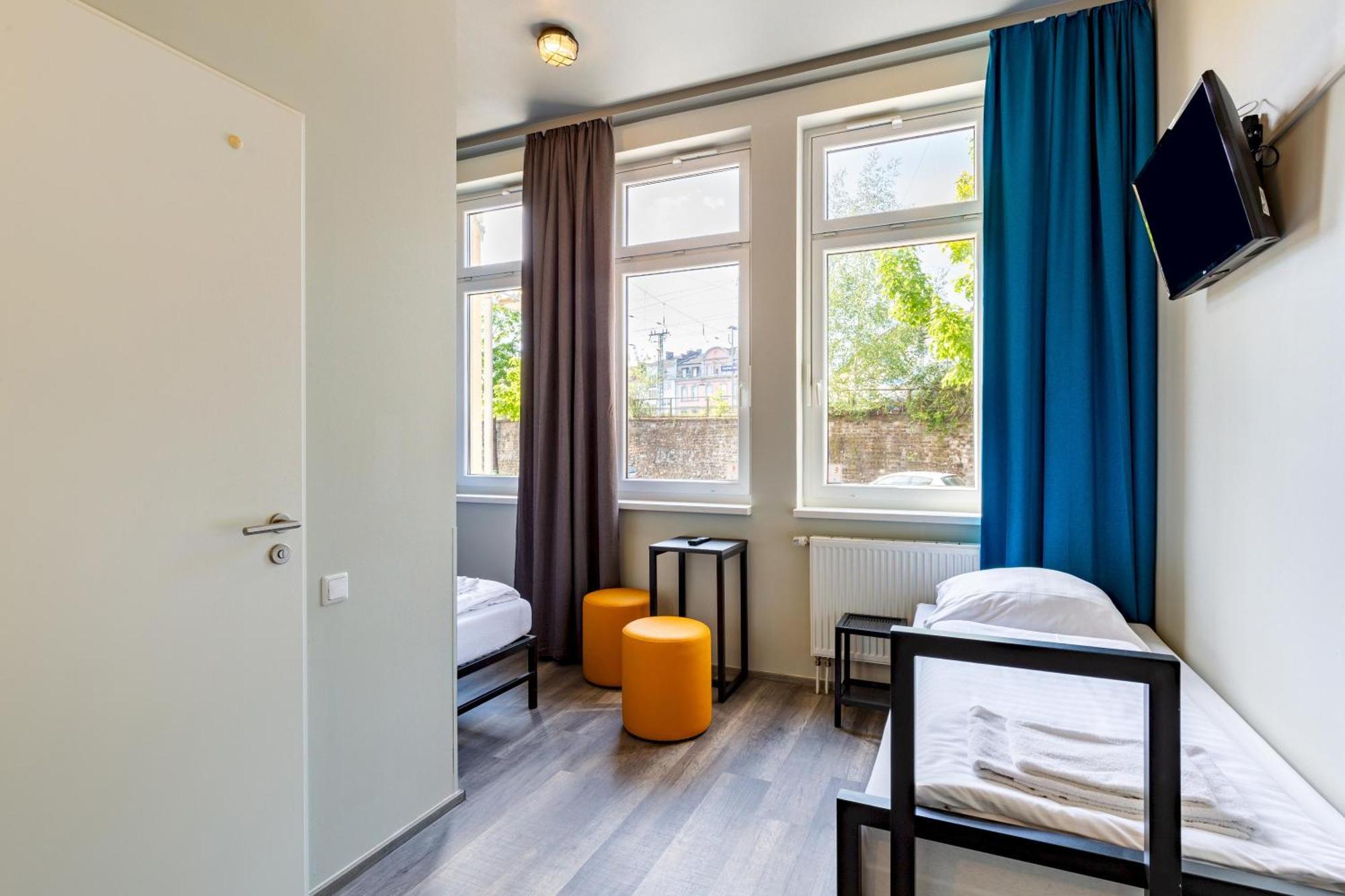 A&O Aachen Hauptbahnhof Hotel Bagian luar foto