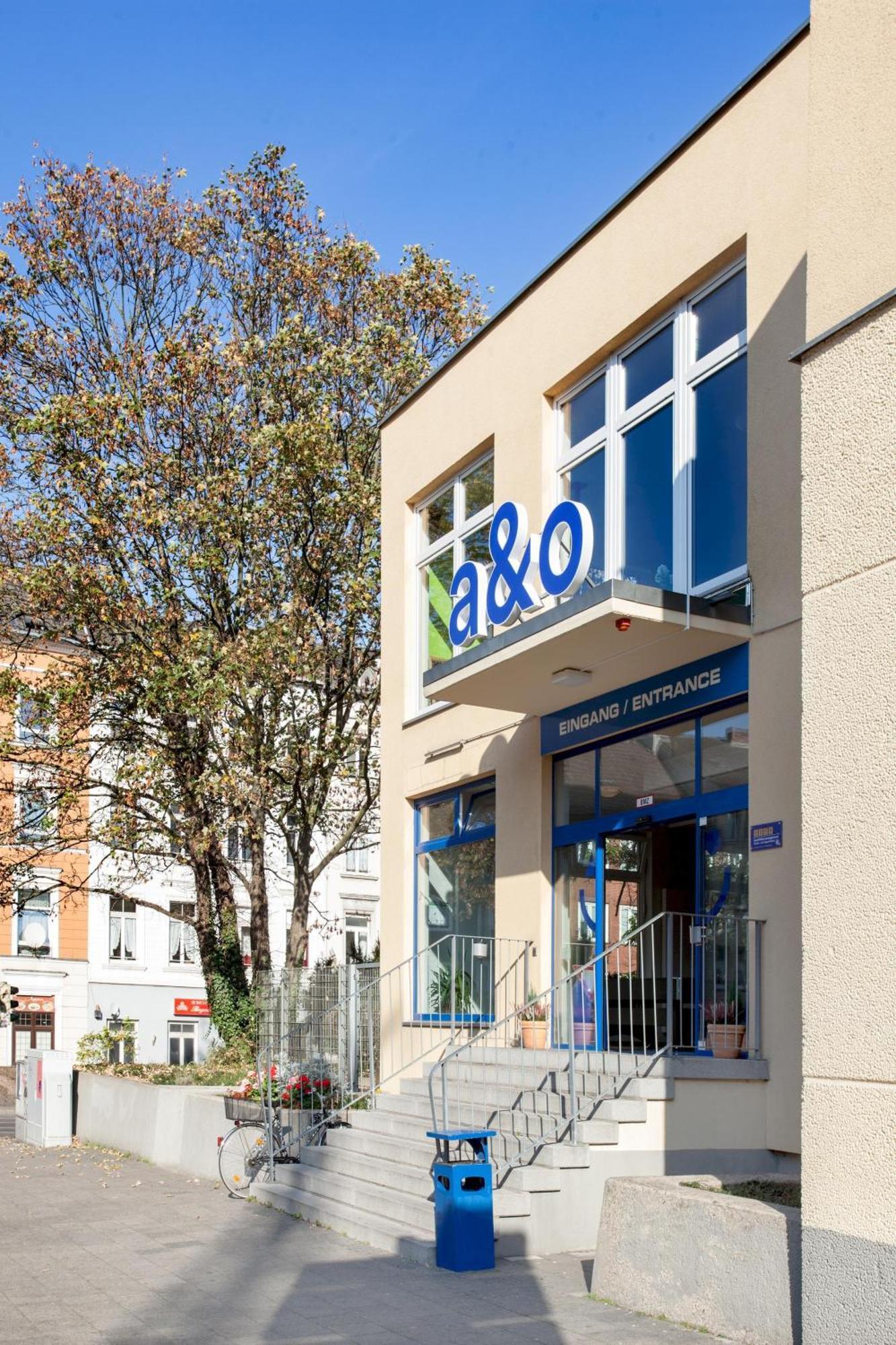A&O Aachen Hauptbahnhof Hotel Bagian luar foto