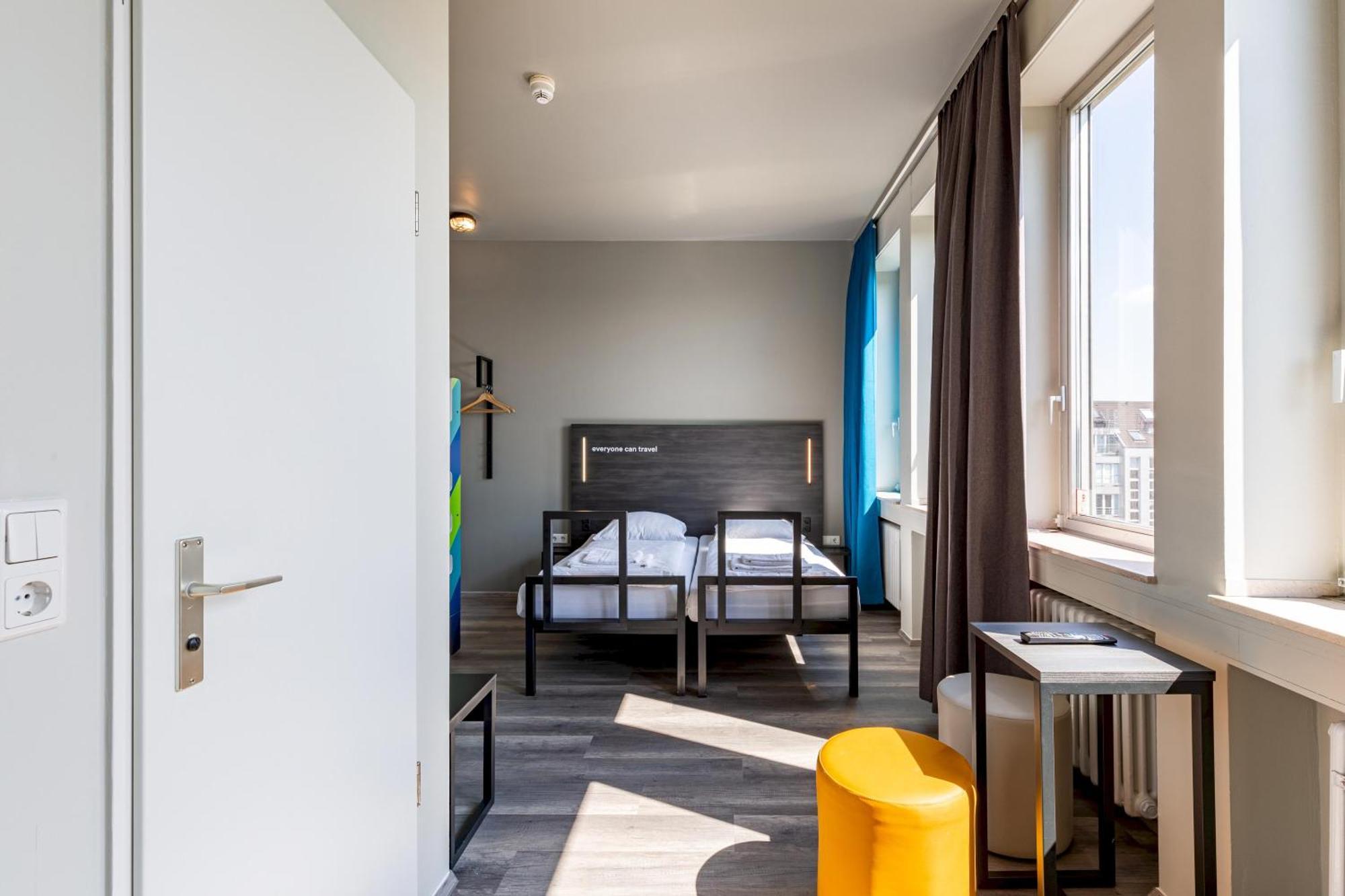 A&O Aachen Hauptbahnhof Hotel Bagian luar foto