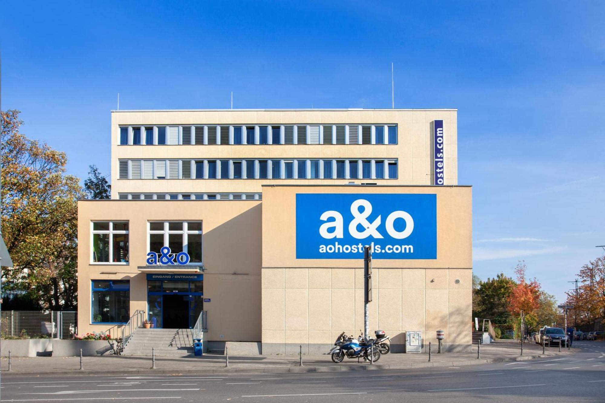 A&O Aachen Hauptbahnhof Hotel Bagian luar foto