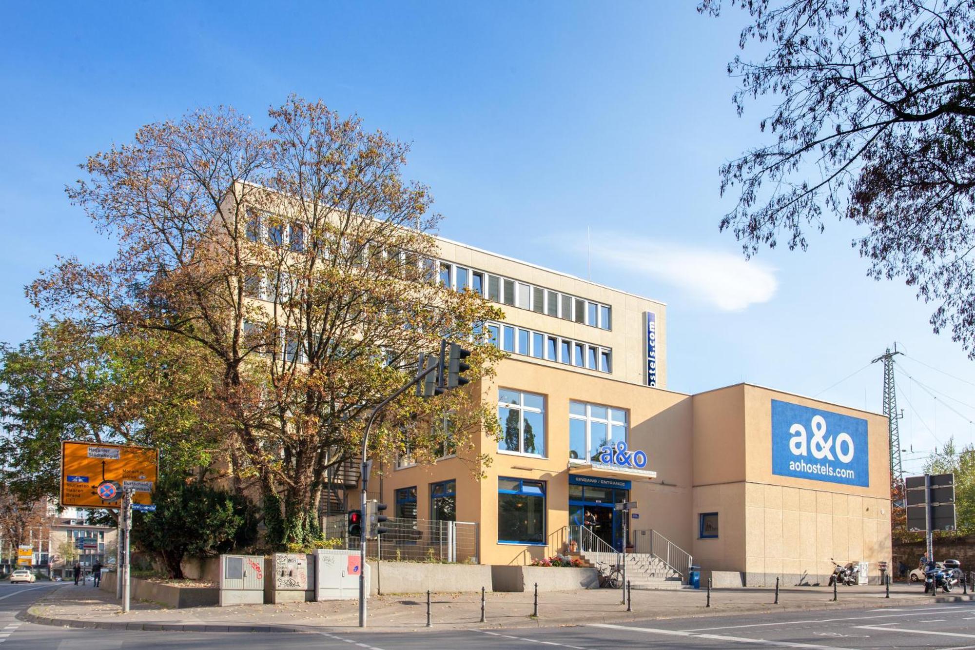 A&O Aachen Hauptbahnhof Hotel Bagian luar foto