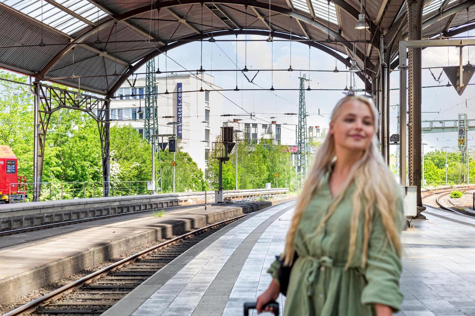 A&O Aachen Hauptbahnhof Hotel Bagian luar foto